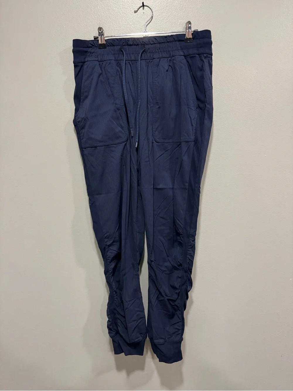 Lululemon Beyond the Studio Jogger in True Navy Size 10